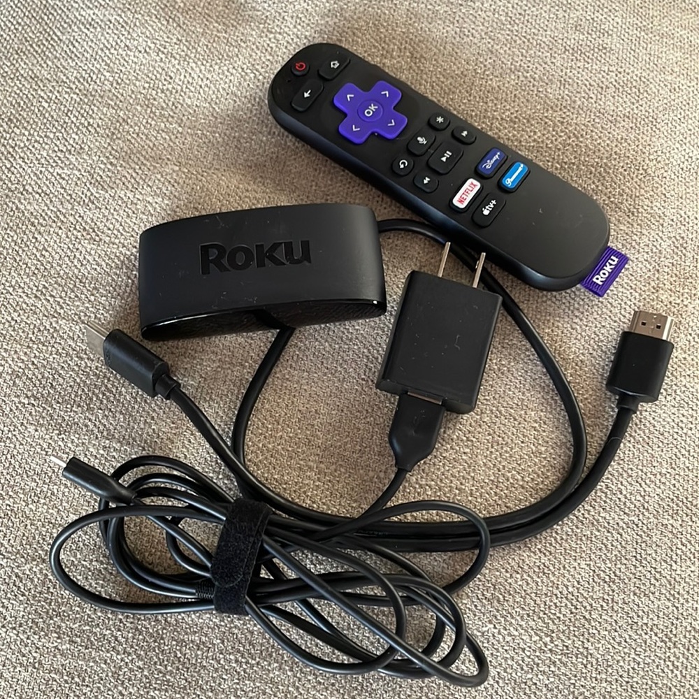 Roku Express w/hand control & TV connection cords